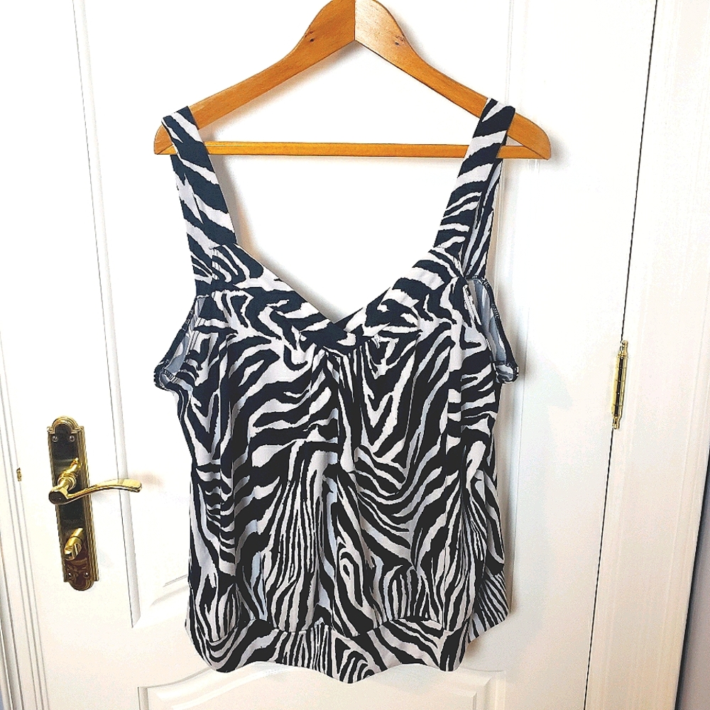 Susan Lawrence Woman Zebra Print Tank Top Shirt